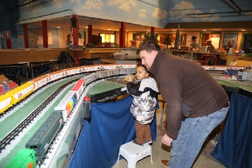  Kids enjoy Lionel Trains at CLRC Open House March 2016