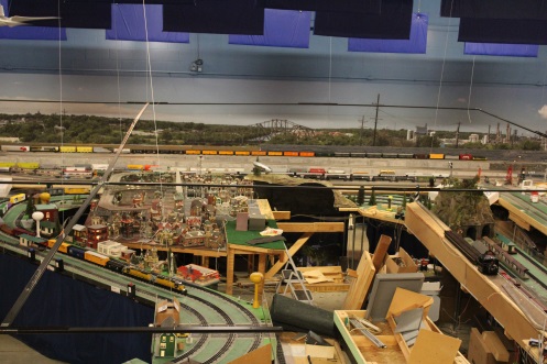 Club Ambassador to Lionel CLRC modular layout built in 1994 last event at April 16 2016 in New Lenox IL View Lionel Ambassador Chicagoland Lionel Railroad Club modular layout built in 1994 final days at its last Open House