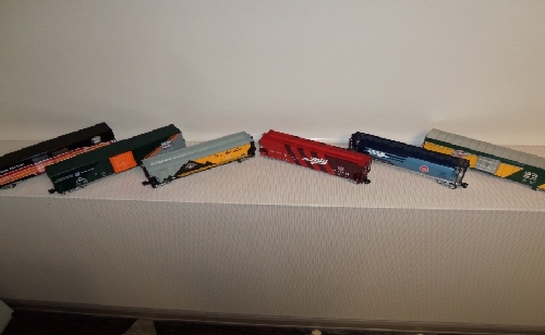 6 O scale freight cars shown from the review of the Lionel Heritage Set of O scale freight cars By Wichita Toy Train Club in Wichita KS Club Ambassadors to Lionel