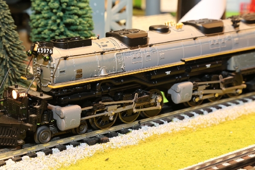 Image points out the detailed drive wheels in the review of the Union Pacific LionMaster TMCC 4-6-6-4 Challenger 3976 6-38023 by the CLRC Lionel Club Ambassador Lionel Club Ambassador CLRC points out the detailed drive wheels in the review of the Union Pacific LionMaster TMCC 4-6-6-4 Challenger 3976 6-38023