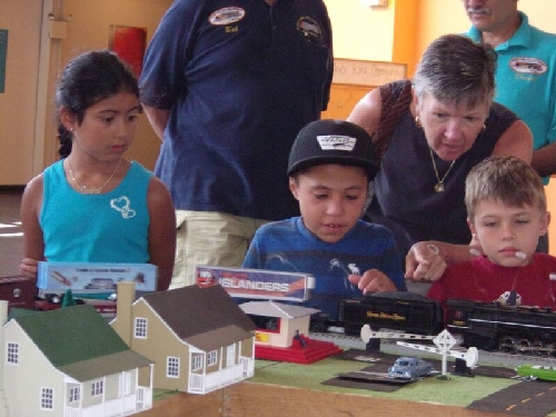 August 2016 with Lionel Club Ambassador Nassau Lionel Operating Engineers at the Long Island Childrens Museum Kids look on as the train rolls by